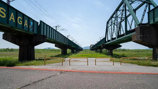 バルーンさが駅の鉄橋