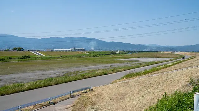 嘉瀬川河川敷