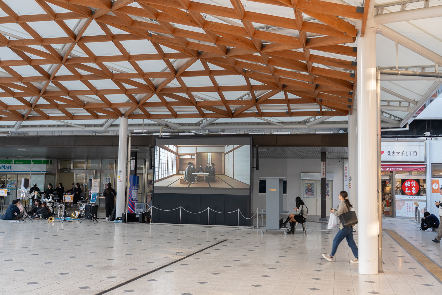 佐賀駅前交流広場 屋外モニター