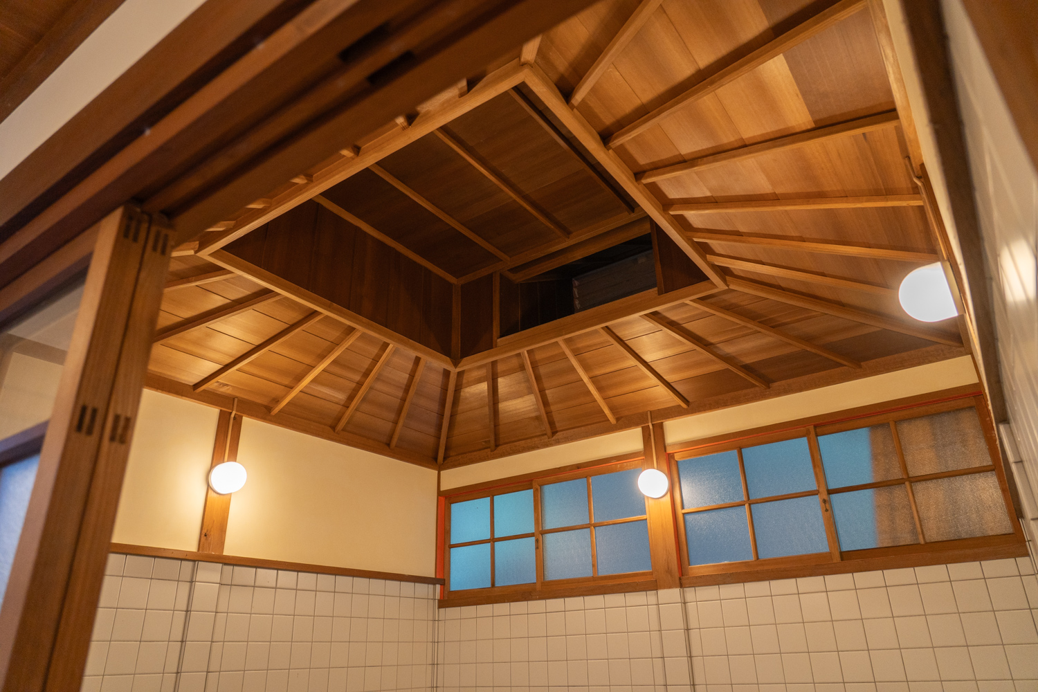 十銭湯浴場 男性側 天井