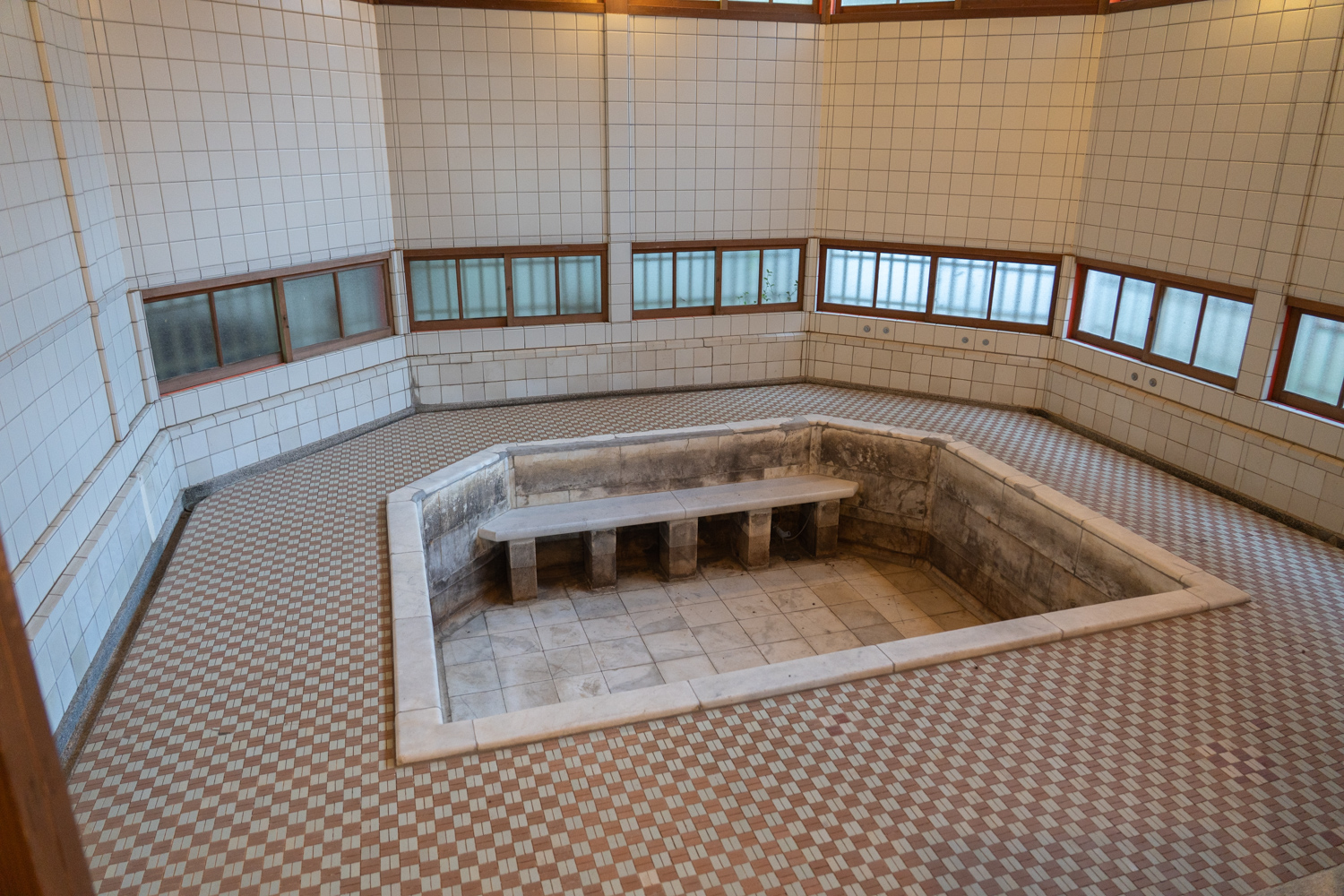 五銭湯浴場 男性側