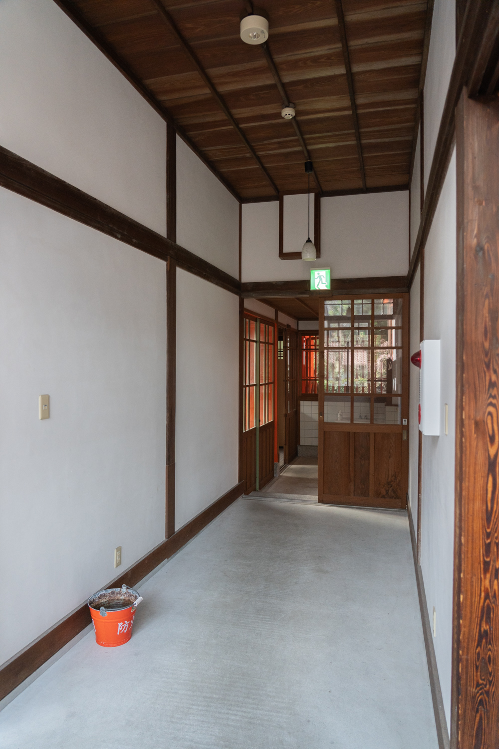 男性側 上々場 渡り廊下