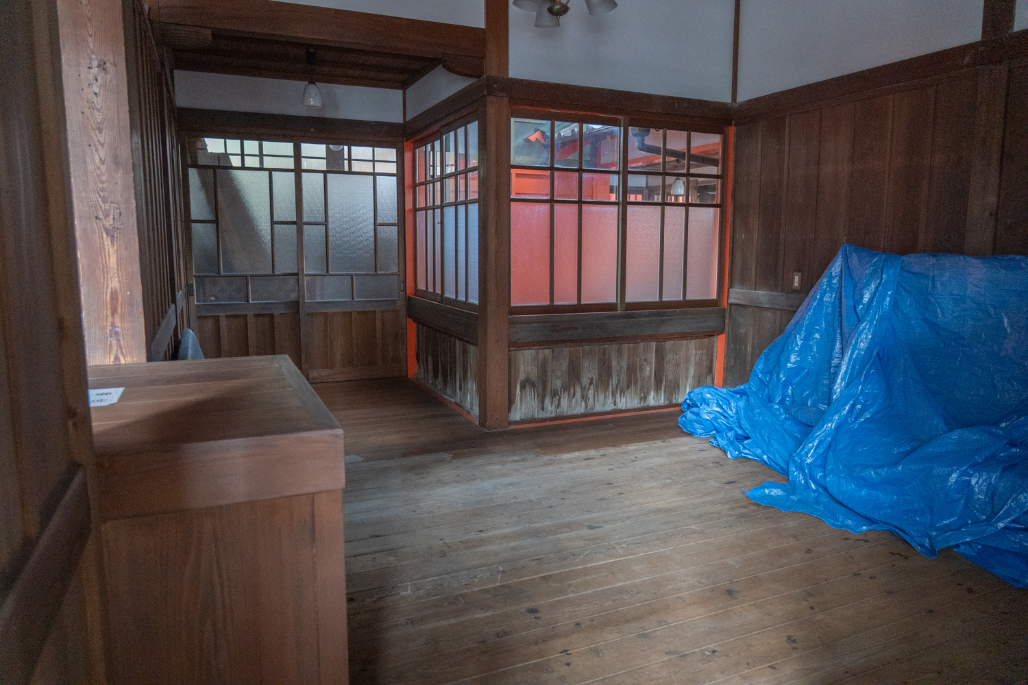 女性 十銭湯場 脱衣場