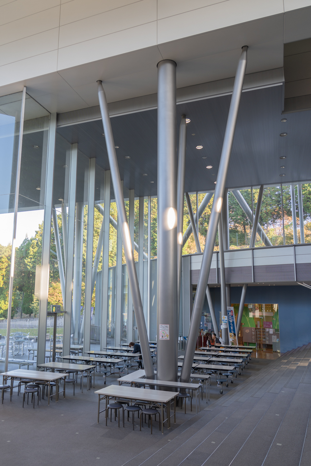 ゆめぎんが テラスの柱