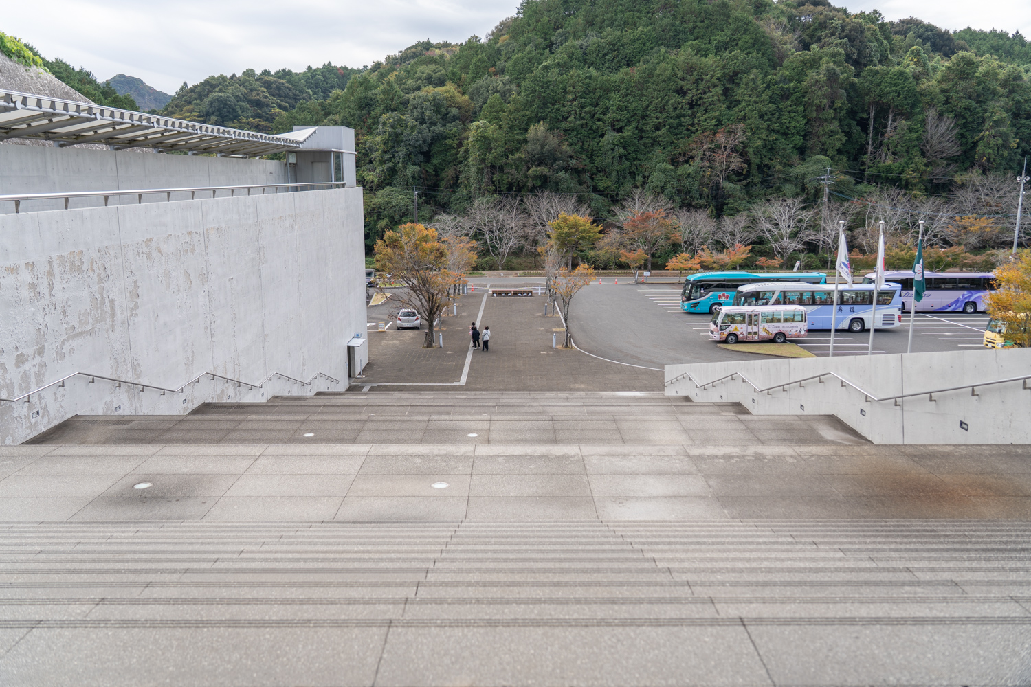 佐賀県立 宇宙科学館 ゆめぎんが 正面階段下